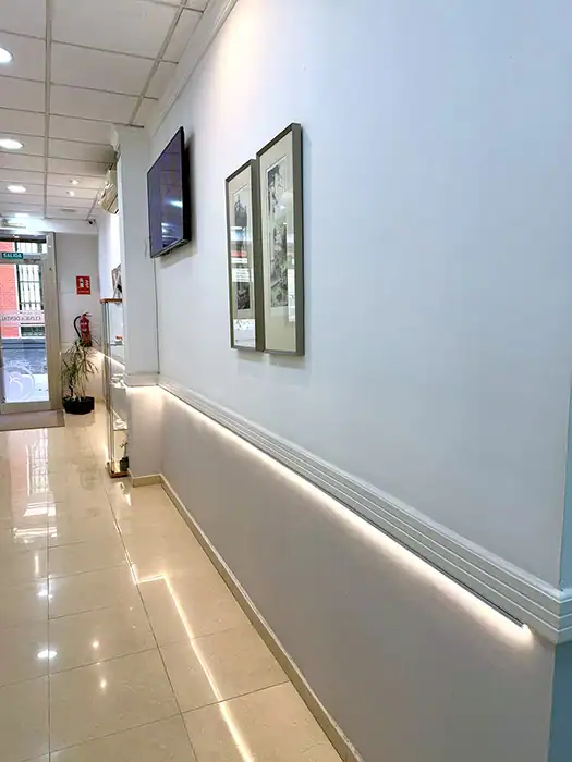 Pasillo interior de Biodental Center